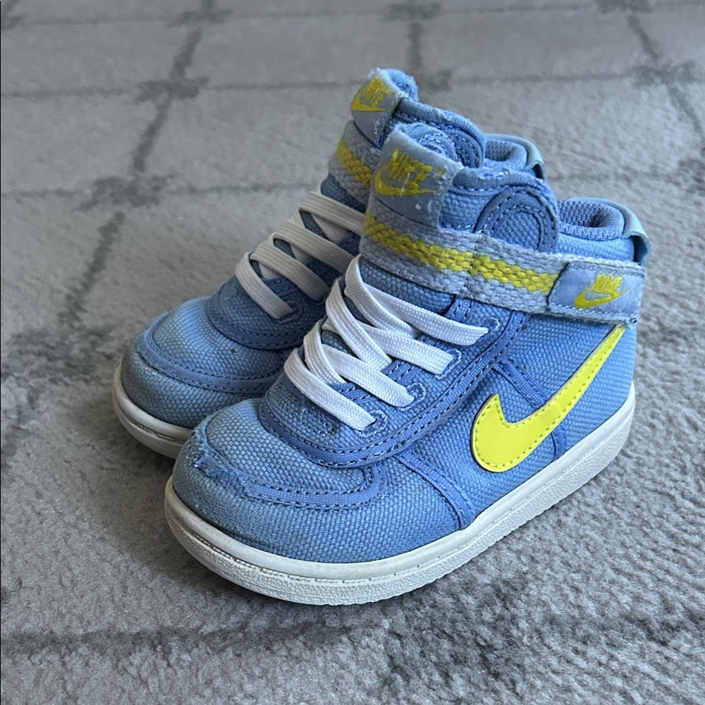Nike Kids Court Borough Mid 2  Canvas Sneakers